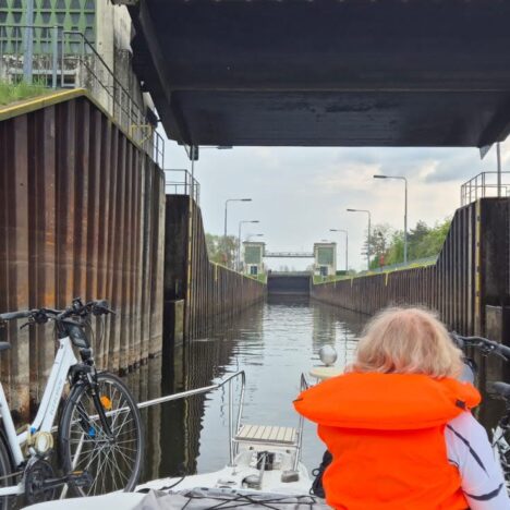 Hook w windzie – czyli przeprawa śluzą Niederfinow.