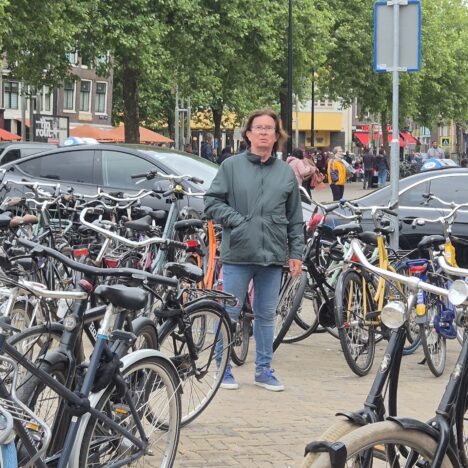 Jak zwiedzić Amsterdam z owczarkiem niemieckim – dzień pierwszy.