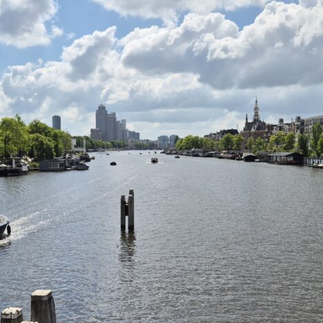 Utrecht – miasto dwupoziomowych kanałów.