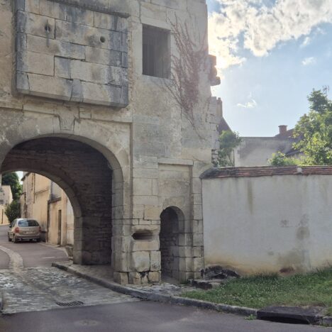 Kanał Burgundzki – Saint Florentin, Tanlay